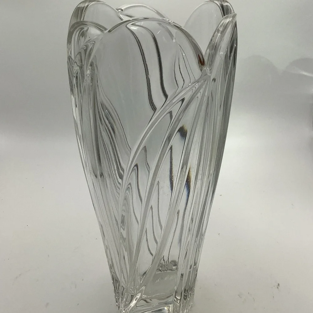 Large 10” Fluted Crystal Vase